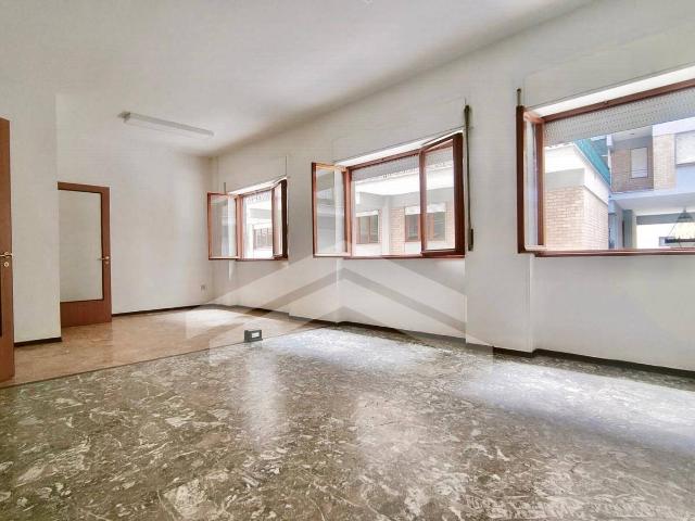 Appartamento in affitto a Campobasso, Molise