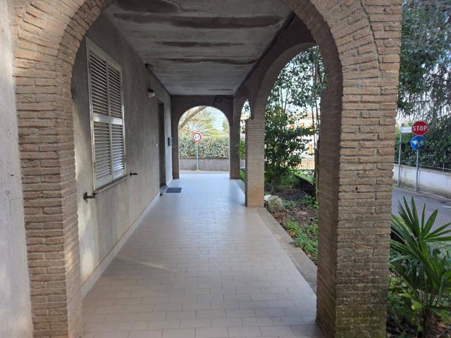 Ufficio in affitto a Caprarola, Viterbo