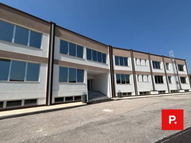 Ufficio in affitto a San Benedetto, Caserta