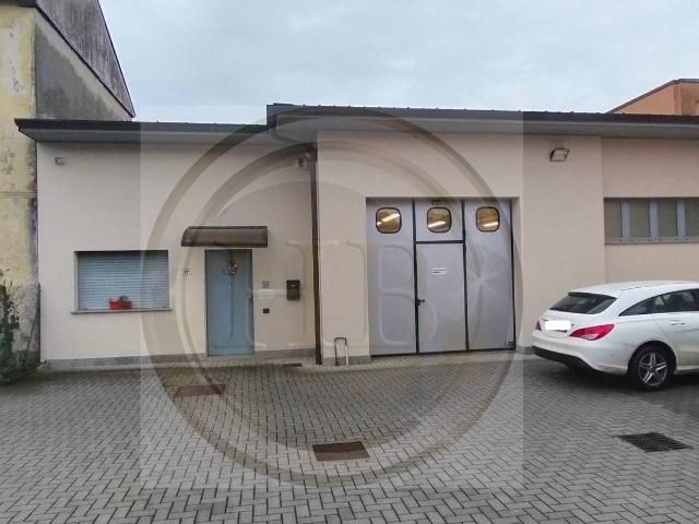 Ufficio in affitto a Cavaria, Cavaria Con Premezzo