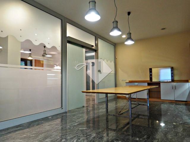 Ufficio in affitto a Zona industriale Corridonia, Marche