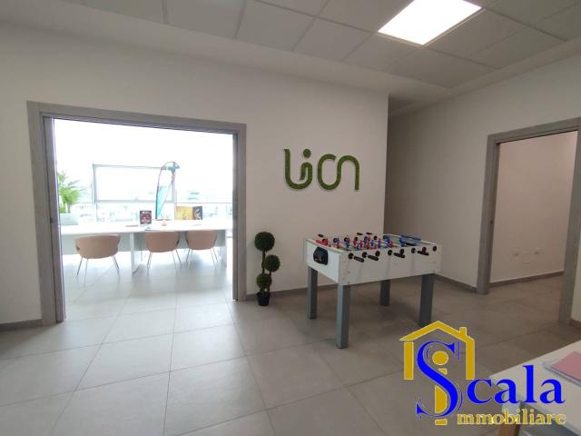 Ufficio in affitto a Curti, Campania