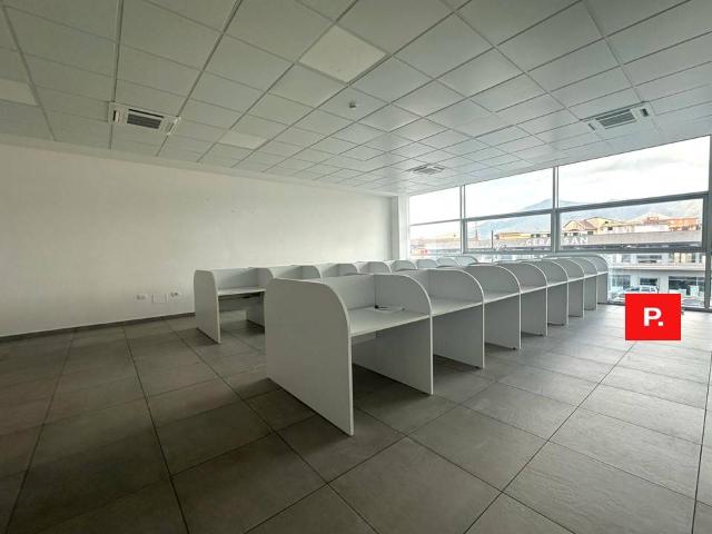 Ufficio in affitto a Curti, Campania