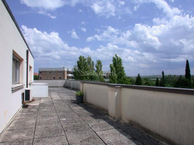Ufficio in affitto a Marche, Pesaro E Urbino