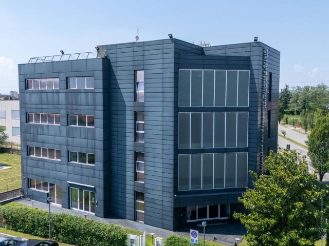 Locale Commerciale in affitto a Madonna in Campagna, Gallarate