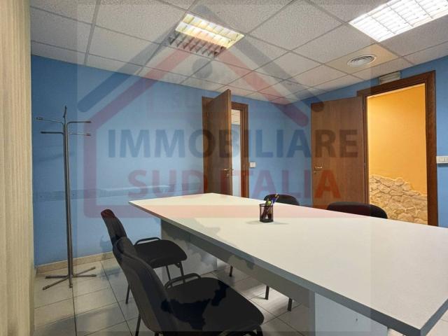 Ufficio in affitto a Giugliano In Campania, Campania