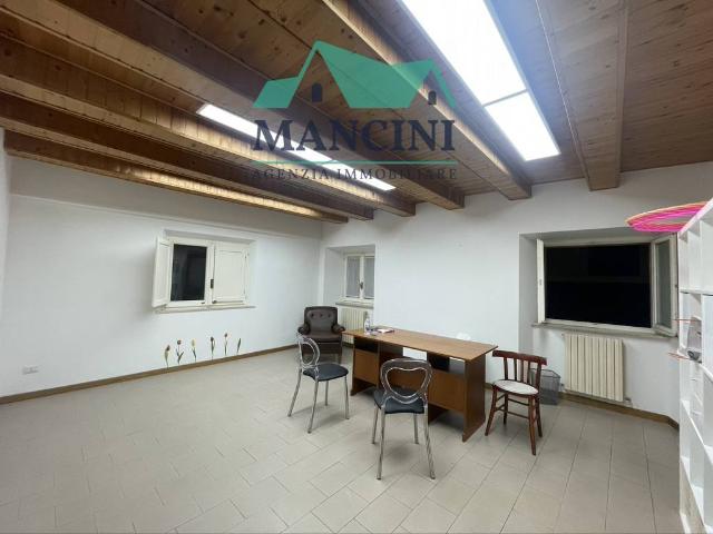 Ufficio in affitto a Marche, Ancona