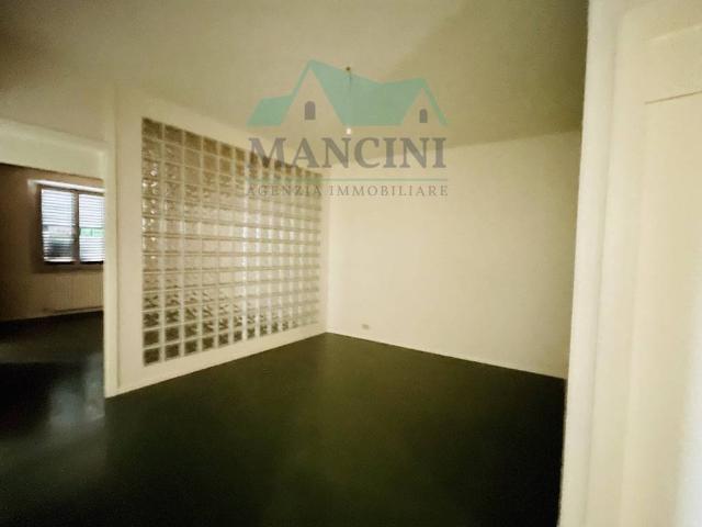 Ufficio in affitto a Marche, Ancona
