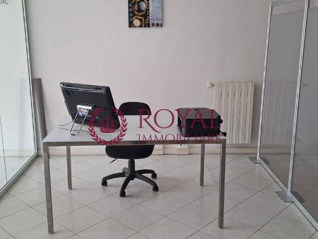 Ufficio in affitto a Livorno, Toscana