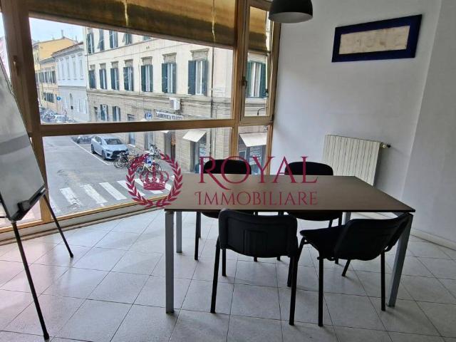 Ufficio in affitto a Livorno, Toscana