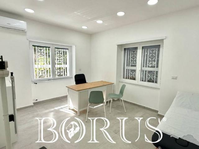 Ufficio in affitto a Municipalità 5, Napola