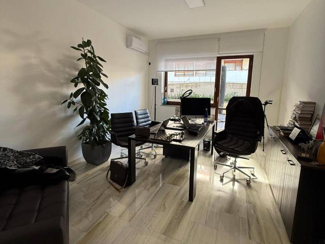 Ufficio in affitto a Pescara, Abruzzo