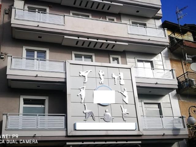 Ufficio in affitto a Qualiano, Campania