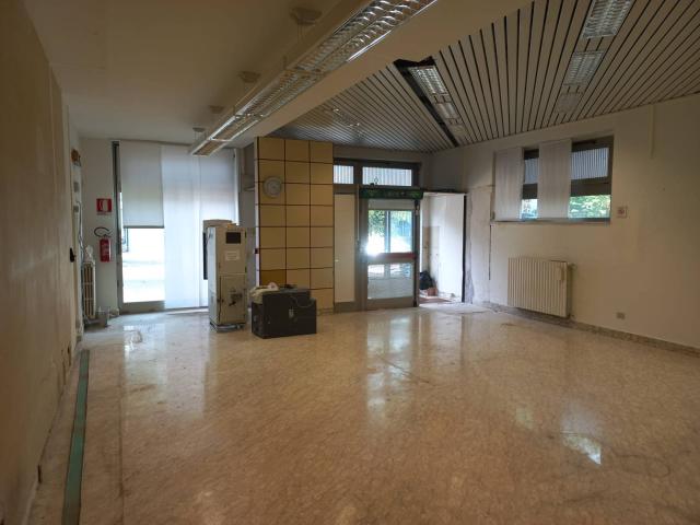 Locale Commerciale in affitto a Scerni, Abruzzo
