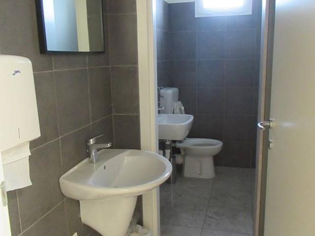 Ufficio in affitto a Villa Raspa, Spoltore