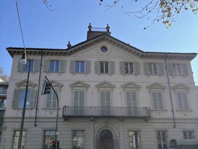Ufficio in affitto a Circoscrizione 8, Piemonte