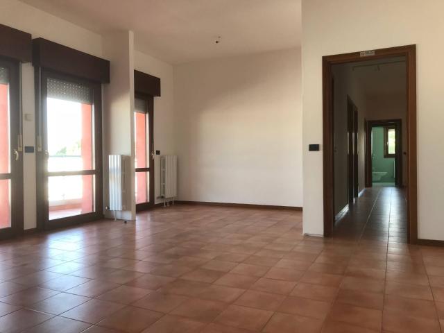 Ufficio in affitto a Fontanelle, Treviso