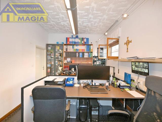 Ufficio in vendita a Borgo Chiaro, Marche