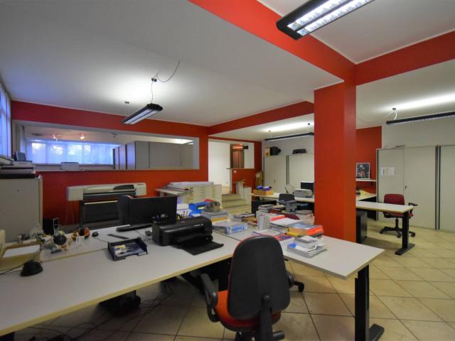 Ufficio in vendita a Villanova, Bernareggio