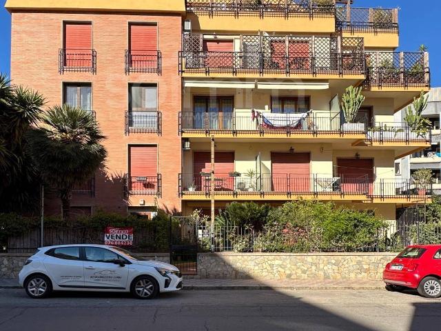 Ufficio in vendita a Sant'Alenixedda, Cagliari