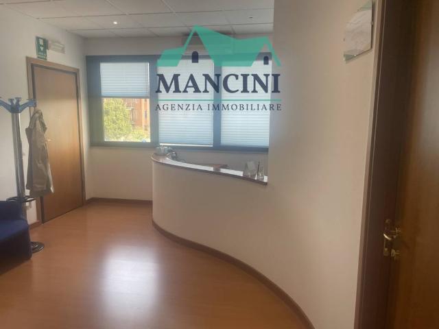 Ufficio in vendita a Marche, Ancona