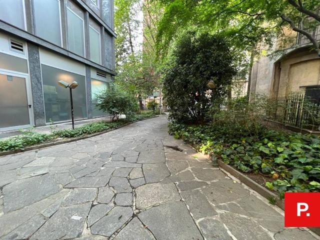 Ufficio in vendita a Municipio 1, Milano
