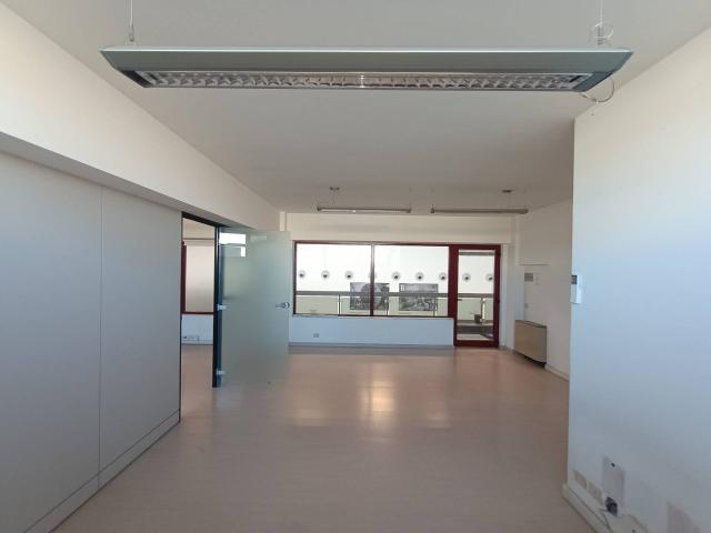 Ufficio in vendita a Miralfiore, Marche