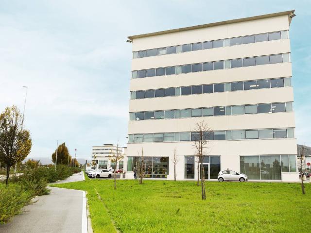 Ufficio in vendita a Le Badie, Prato