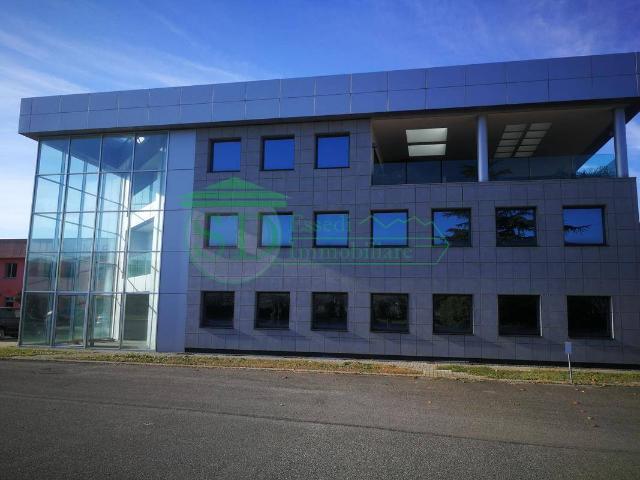 Ufficio in vendita a Retorbido, Lombardia
