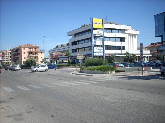 Ufficio in vendita a Ragnola, Marche