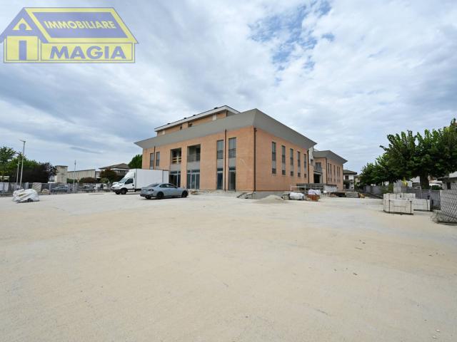 Ufficio in vendita a Marche, Ascoli Piceno