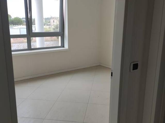 Ufficio in vendita a Villa Raspa, Spoltore