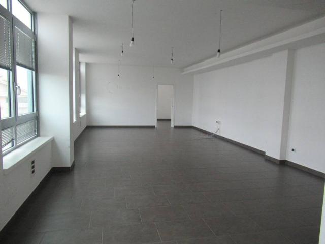 Ufficio in vendita a Villa Raspa, Spoltore