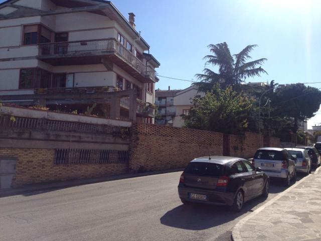 Locale Commerciale in vendita a San Paolo, Vasto