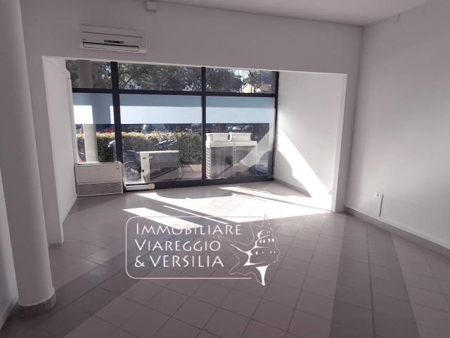 Ufficio in vendita a Forcone, Viareggio