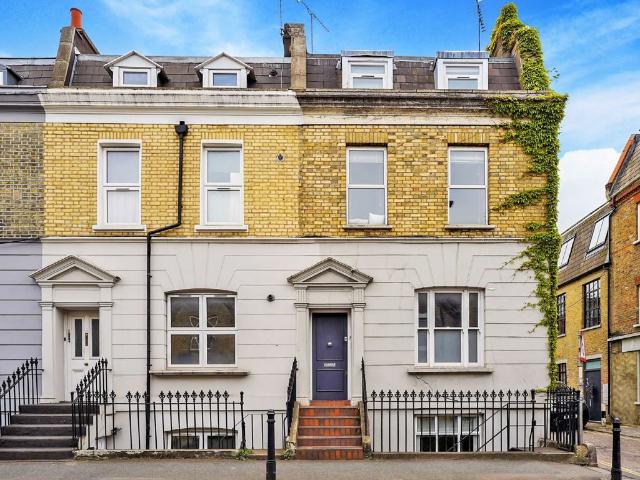 Apartment for rent in London Borough of Hammersmith and Fulham, Greater London