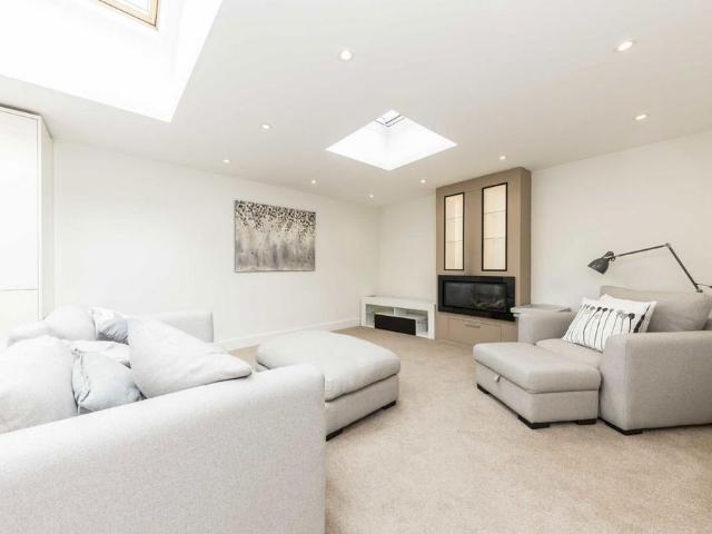 Apartment for rent in London Borough of Ealing, Hanwell