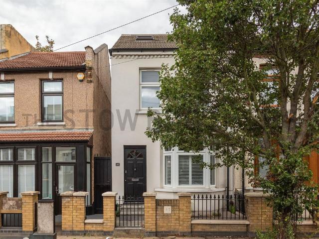 Apartment for rent in London Borough of Newham, Greater London