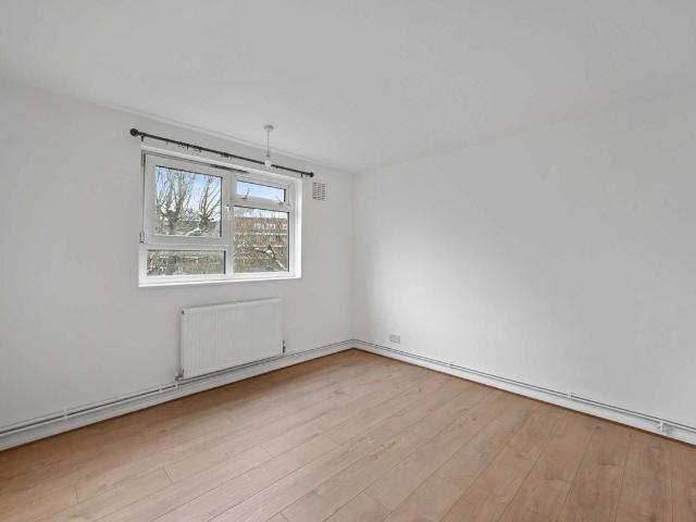 Apartment for rent in Stockwell Park, Greater London