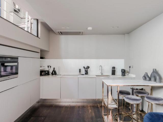House for rent in Seven Dials, Bloomsbury