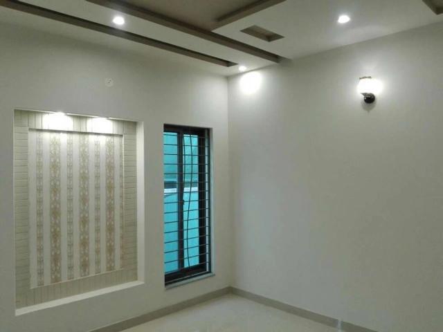 House for sale in WAPDA Town, کھمبے