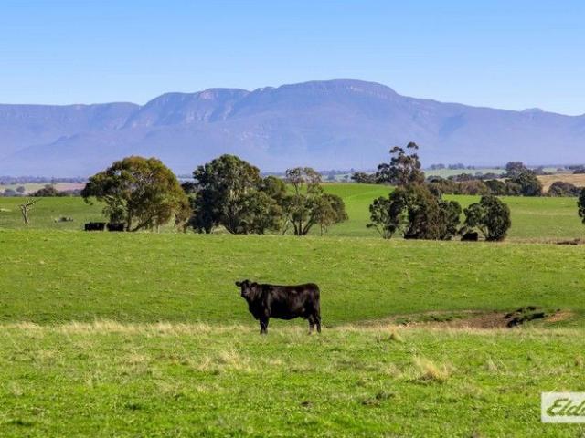 Cottage for sale in Moyston, Victoria