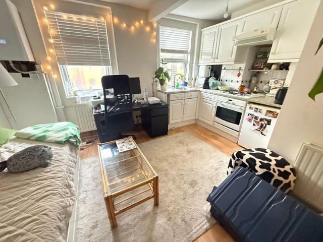 Apartment for rent in Highbury, Greater London