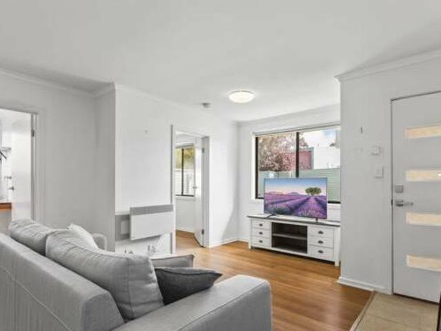 House for rent in Victoria