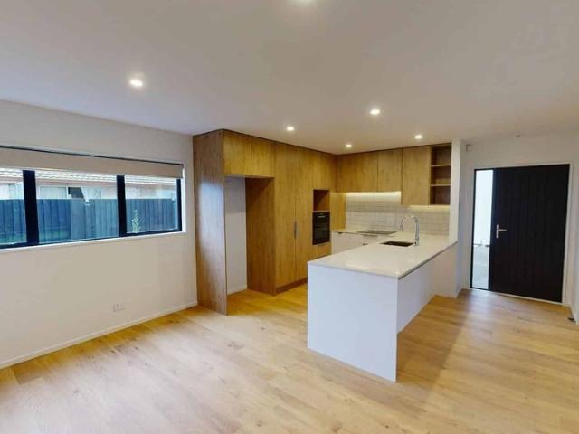 Townhouse for rent in Heathcote, Canterbury