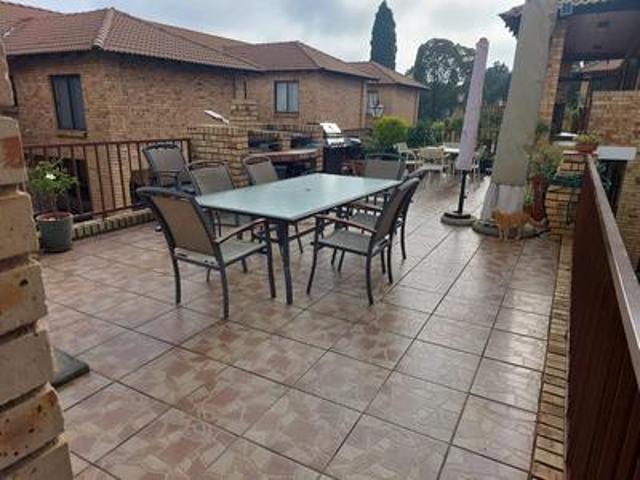 Townhouse for rent in Edenvale