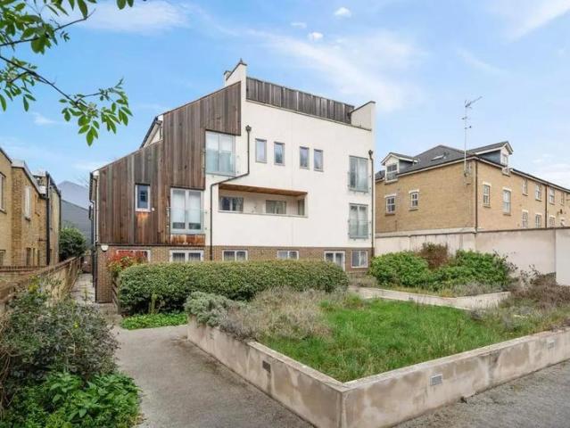 Apartment for rent in Stepney, Greater London