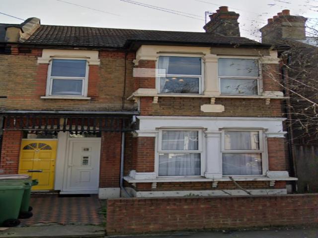 Apartment for rent in Manor Park, Greater London