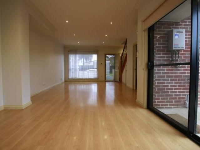 Townhouse for rent in Camerons Creek, Victoria