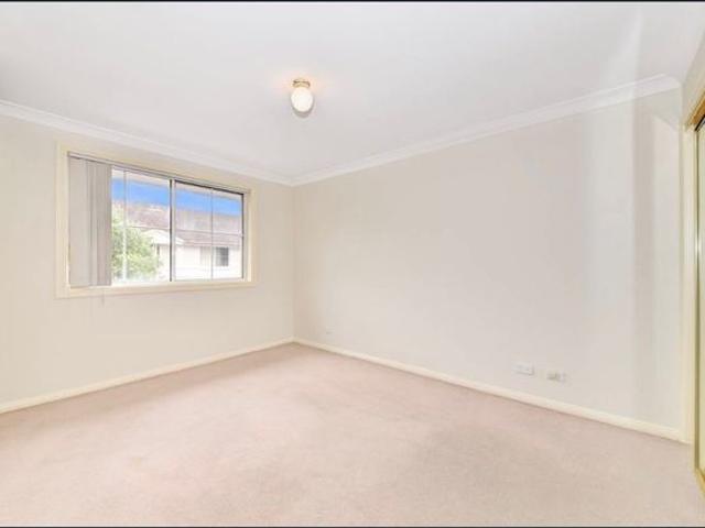 Townhouse for rent in Sydney, New South Wales